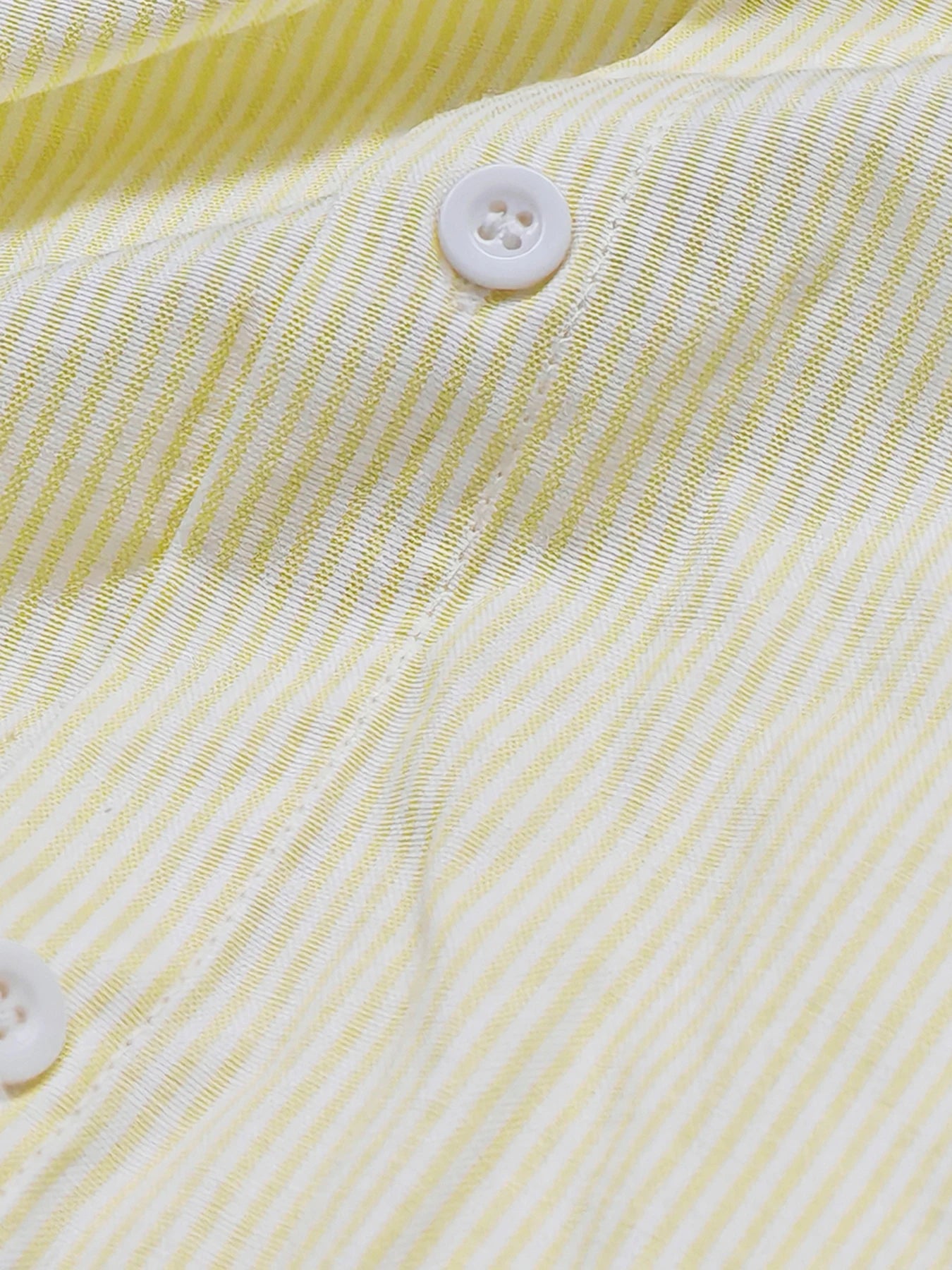 Short-sleeved shirt men's simple pinstripe high-end top summer loose and versatile new high-end men's shirt