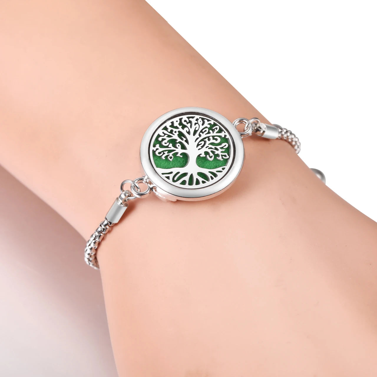 Trendy 20mm Butterfly Insert Pad Aromatherapy Bracelet Stainless Steel Women Essential Oil Diffuser Bangle Support Custom Logo