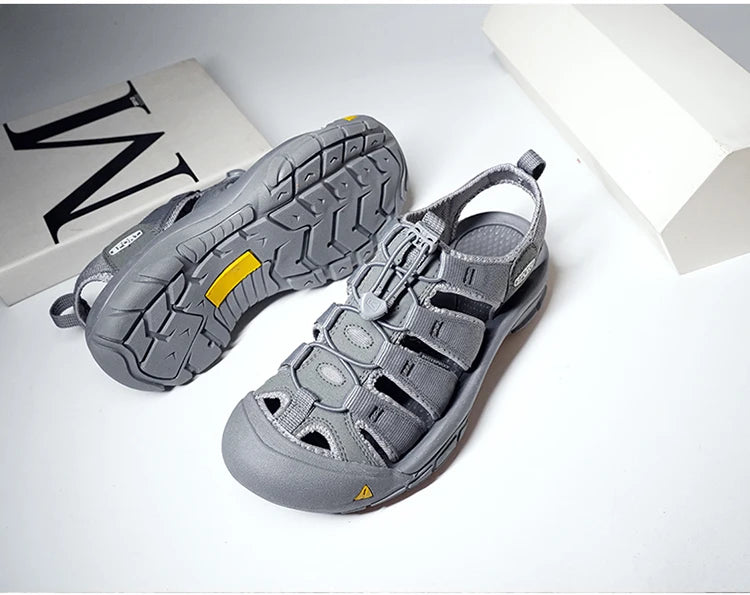 Fashion Men's Casual Mesh Outdoor Beach Sandals Light Breathable Shoe for Men Anti-slip Waterproof Sandal Man Comfortable Shoes