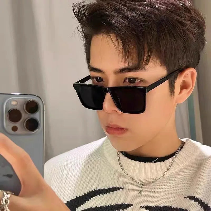 Men's Sunglasses For Uv Protection While Driving. 2025 New Style Square Frame Fashionable Sunglasses 2050