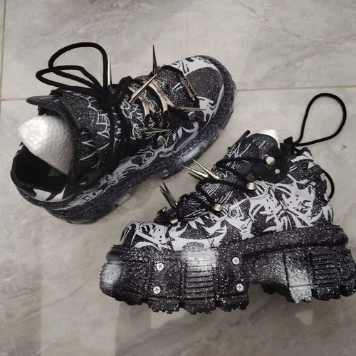 2025 Retro Heavy Metal Platform Men's and Women's Graffiti Punk Muffin Black Rivets Small Height Increasing Dad Shoes