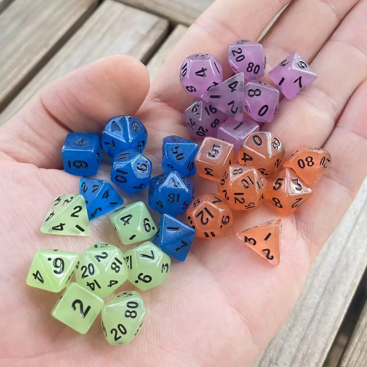 Mini DND Polyhedral Glow In The Dark Colorful Dice 7 Pcs/Set with Dice Bag For DND COC TRPG Role Playing Games