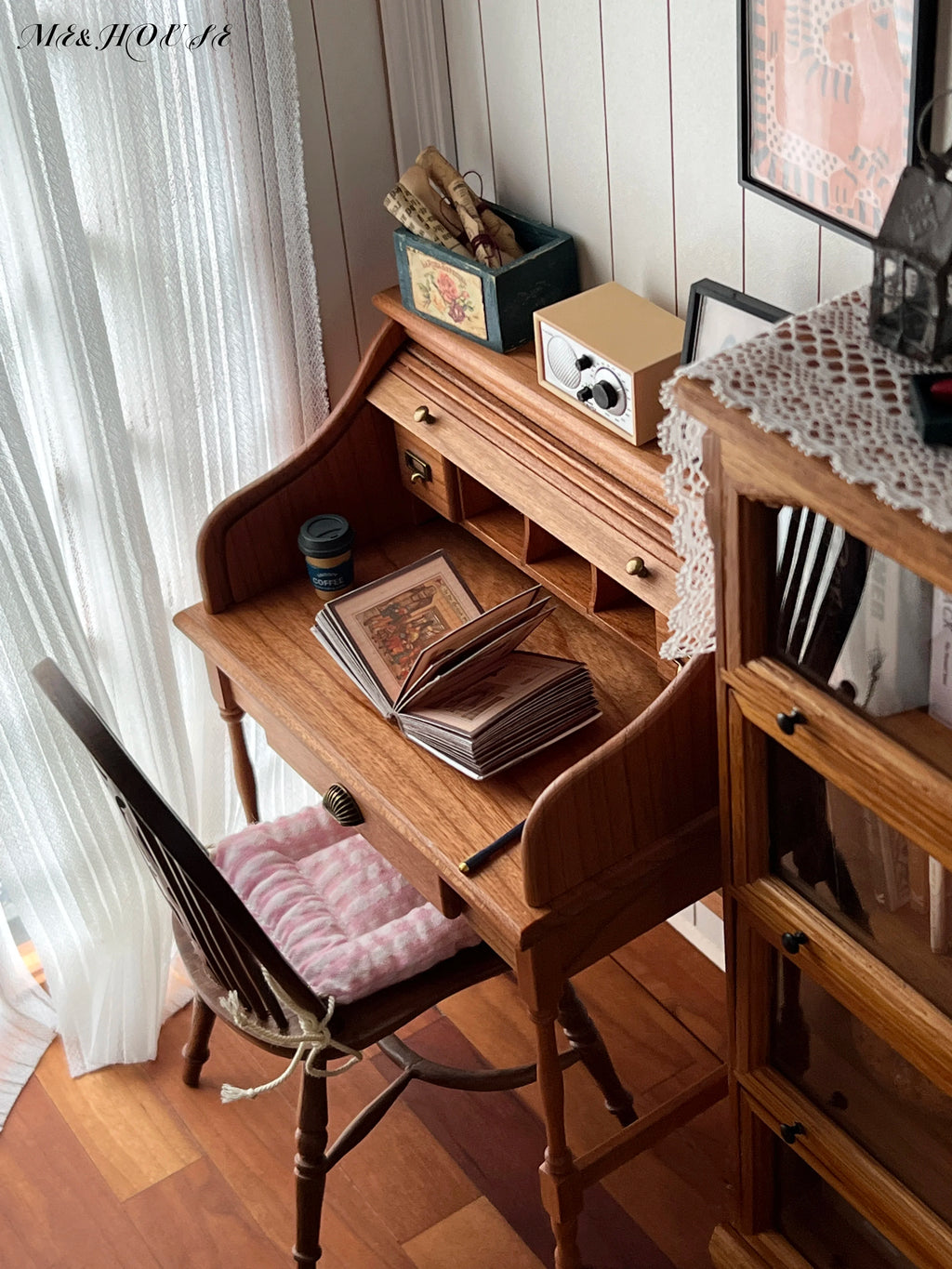 1/6  Dollhouse study Room Accessories  Mini Furniture Retro shutter desk