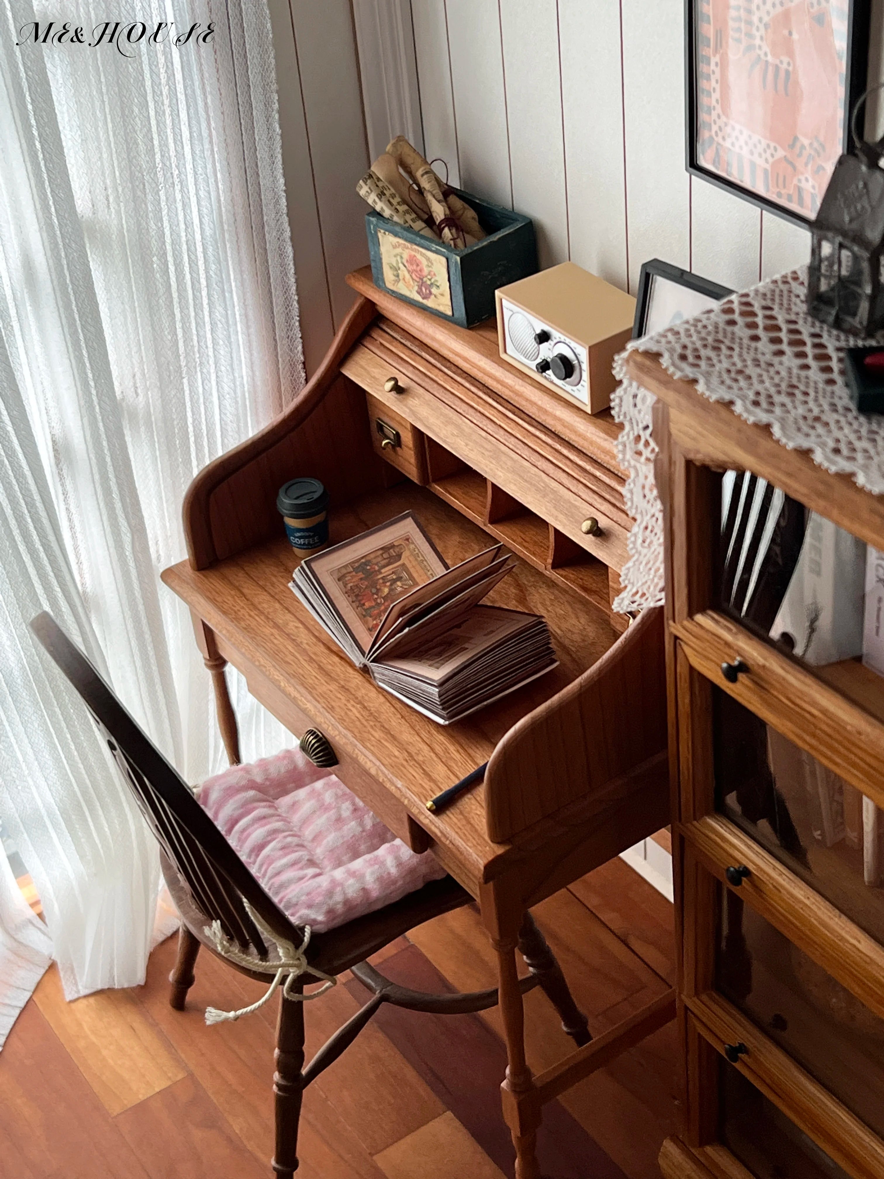 1/6  Dollhouse study Room Accessories  Mini Furniture Retro shutter desk