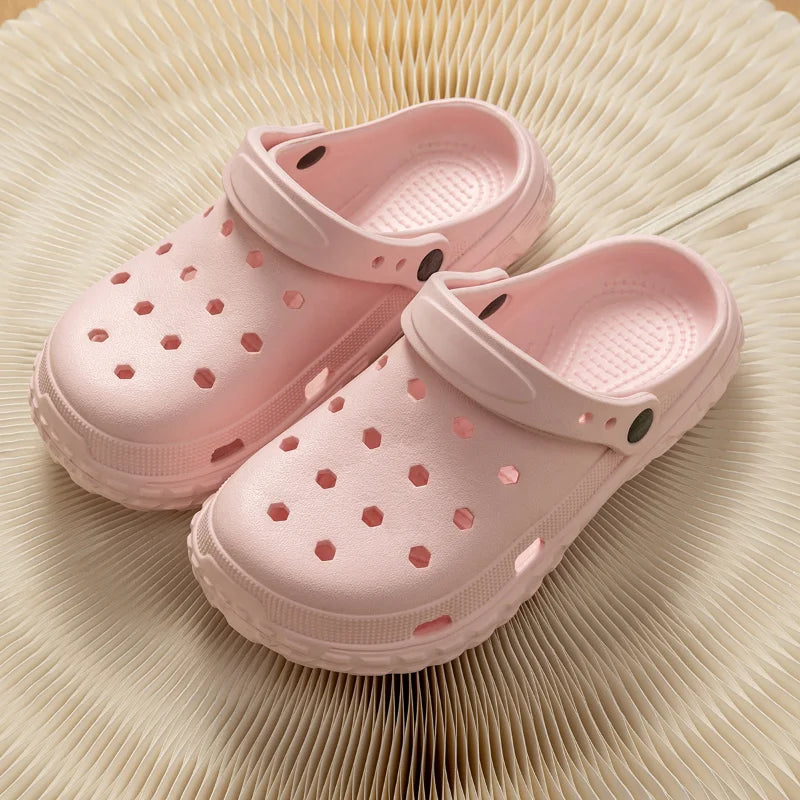 Women and Men's Hole Shoes Summer Non-Slip Outdoor Sandals Closed Toe Shit Feeling Beach Slippers Thick Bottom Soft Bottom