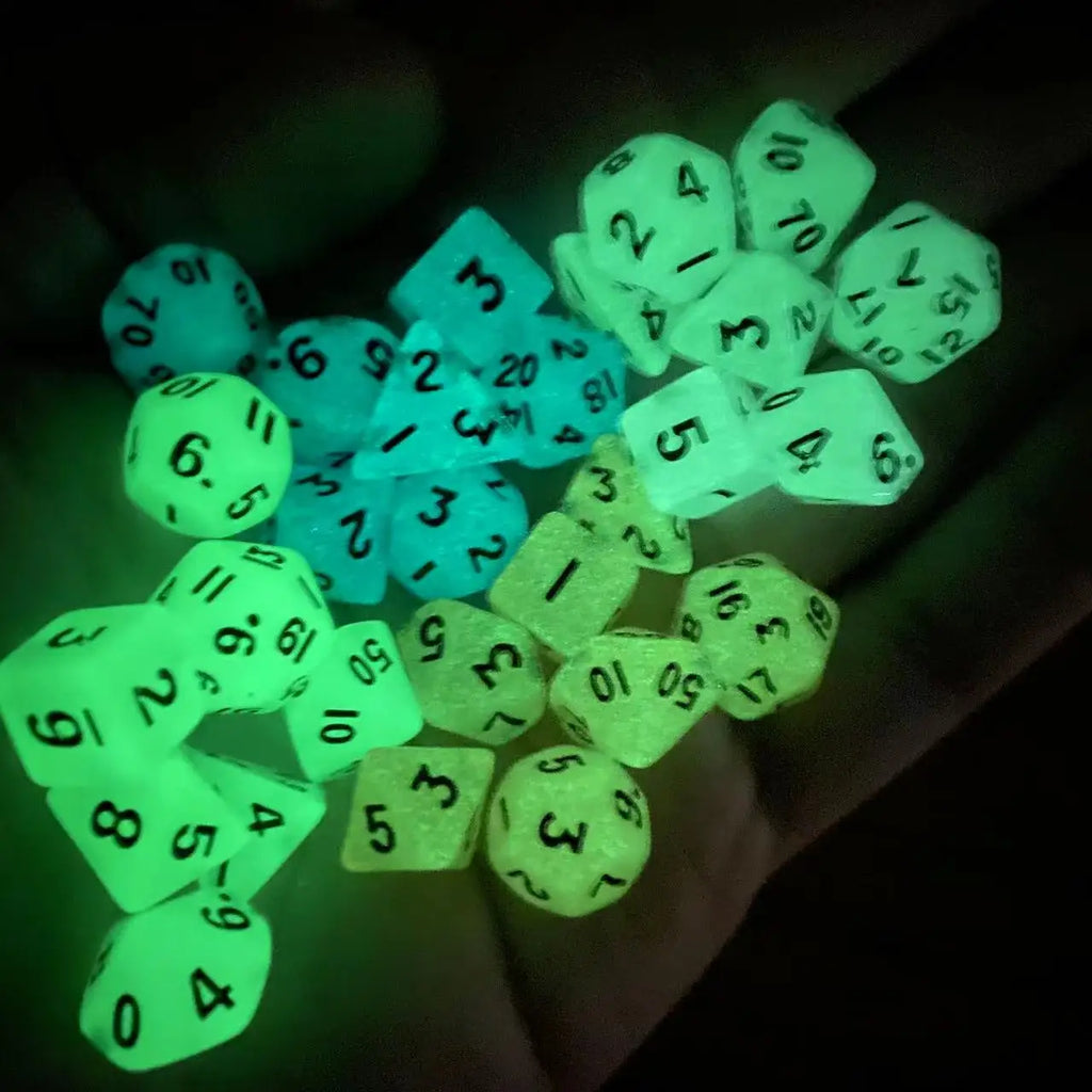 Mini DND Polyhedral Glow In The Dark Colorful Dice 7 Pcs/Set with Dice Bag For DND COC TRPG Role Playing Games