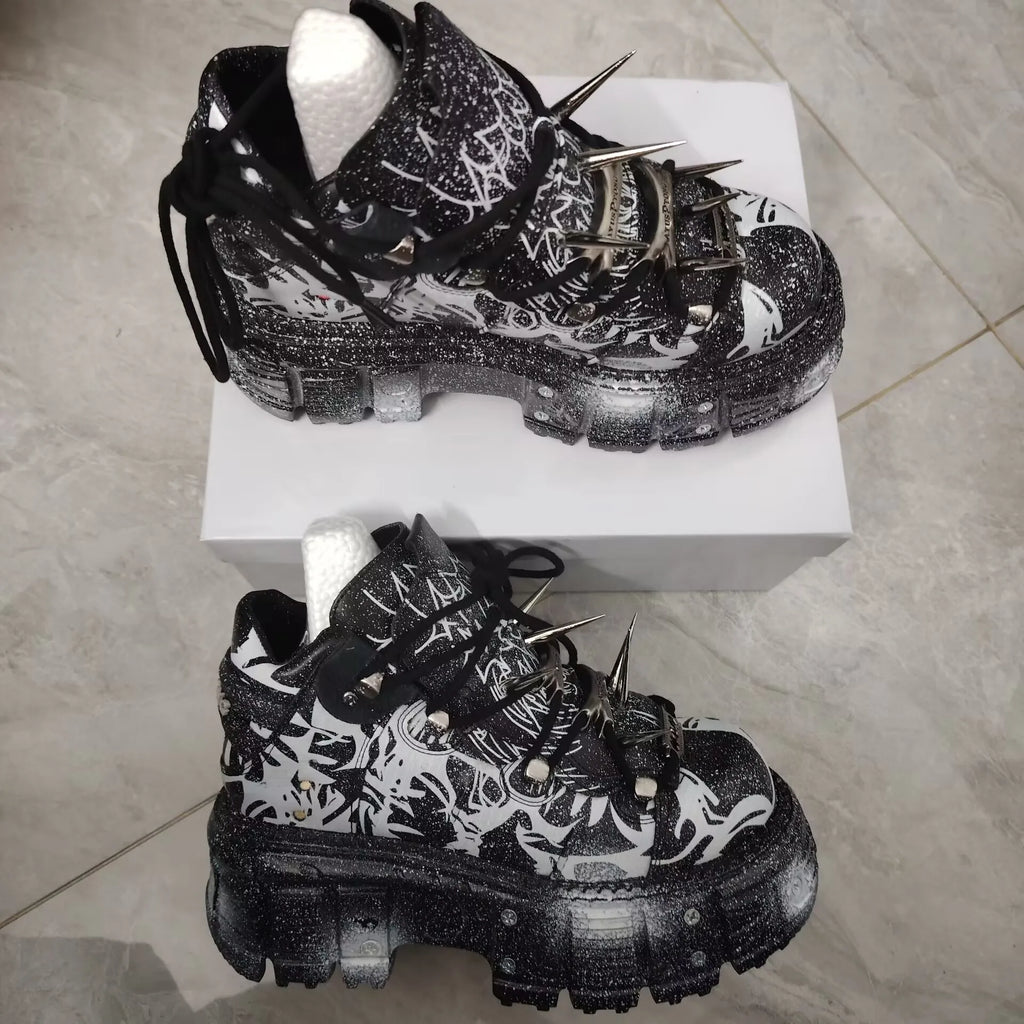 2025 Retro Heavy Metal Platform Men's and Women's Graffiti Punk Muffin Black Rivets Small Height Increasing Dad Shoes
