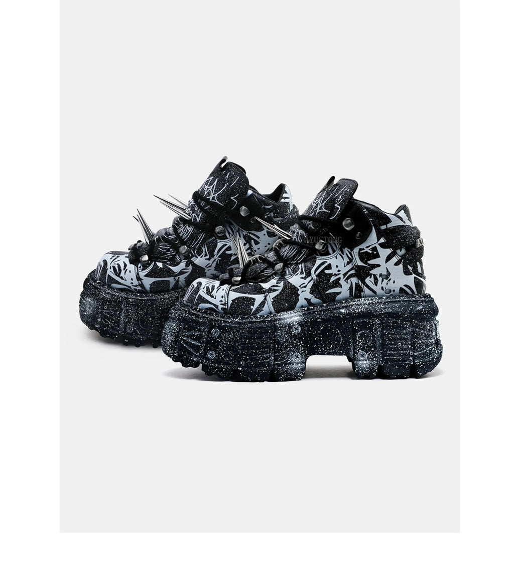 2025 Retro Heavy Metal Platform Men's and Women's Graffiti Punk Muffin Black Rivets Small Height Increasing Dad Shoes