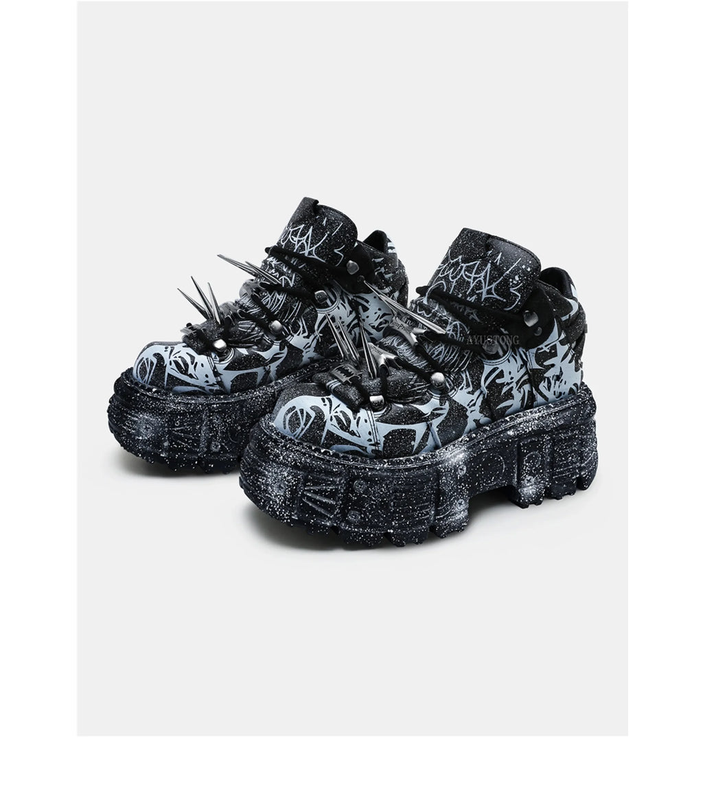 2025 Retro Heavy Metal Platform Men's and Women's Graffiti Punk Muffin Black Rivets Small Height Increasing Dad Shoes
