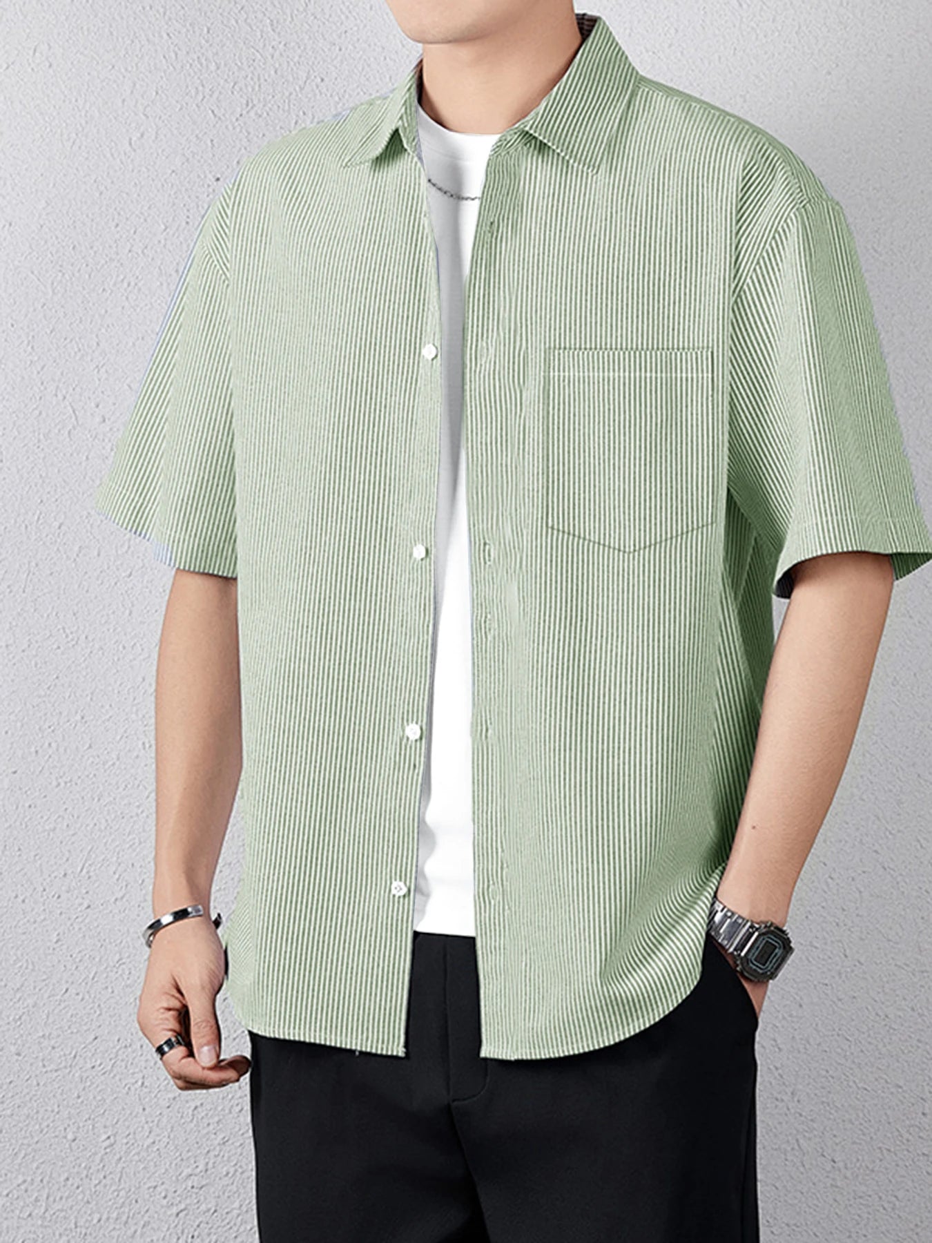 Short-sleeved shirt men's simple pinstripe high-end top summer loose and versatile new high-end men's shirt