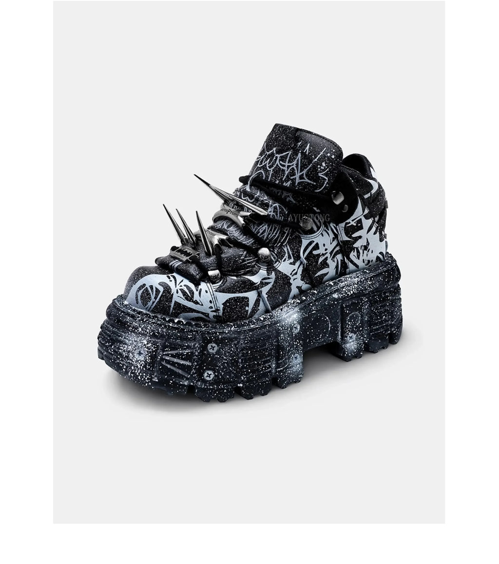 2025 Retro Heavy Metal Platform Men's and Women's Graffiti Punk Muffin Black Rivets Small Height Increasing Dad Shoes