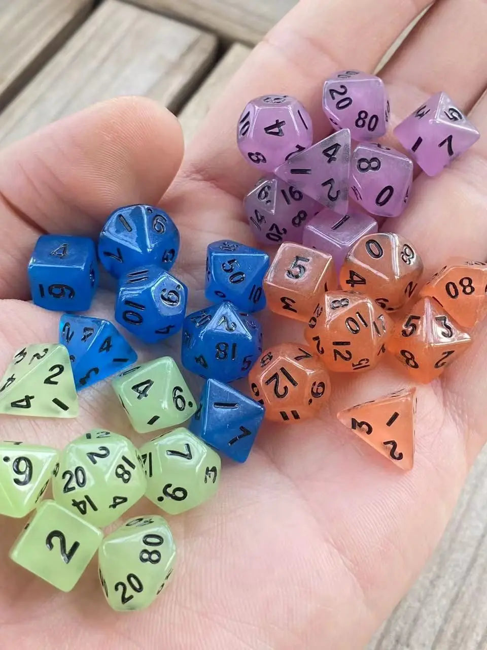 Mini DND Polyhedral Glow In The Dark Colorful Dice 7 Pcs/Set with Dice Bag For DND COC TRPG Role Playing Games